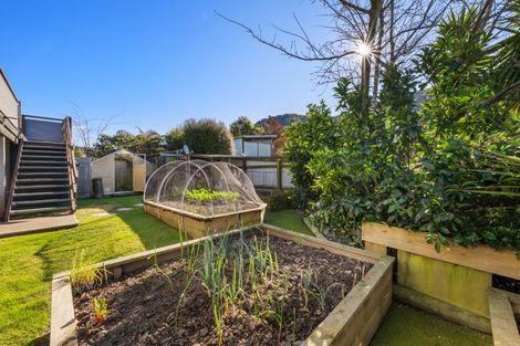 Photo of property in 14 Beach Road, Waikawa, Picton, 7220