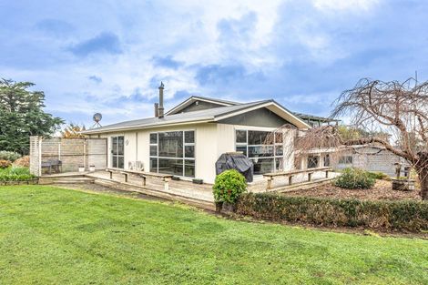 Photo of property in 35 Weraroa Road, Waverley, 4510