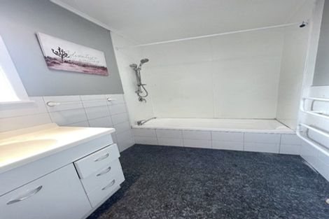 Photo of property in 31 Riverhills Avenue, Pakuranga Heights, Auckland, 2010