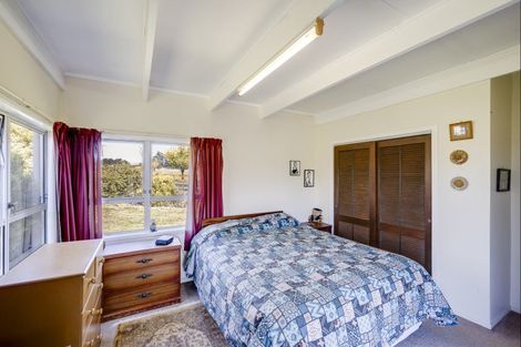 Photo of property in 32 Poukawa Road, Poukawa, Hastings, 4178