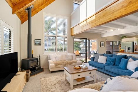 Photo of property in 202 Beverley Terrace, Whangamata, 3620