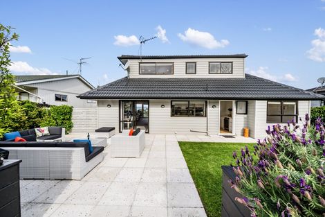 Photo of property in 86 Hebron Road, Waiake, Auckland, 0630