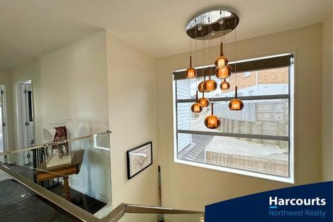 Photo of property in 10 Mahinga Place, Massey, Auckland, 0614