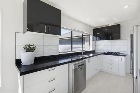 Photo of property in 108 Makarini Street, Paraparaumu, 5032