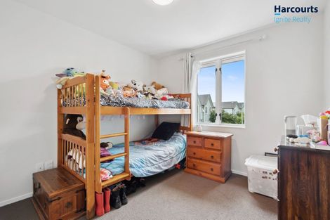 Photo of property in 11 Stitchbird Crescent, Papakura, 2110