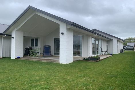 Photo of property in 40 Acacia Avenue, Kihikihi, Te Awamutu, 3800