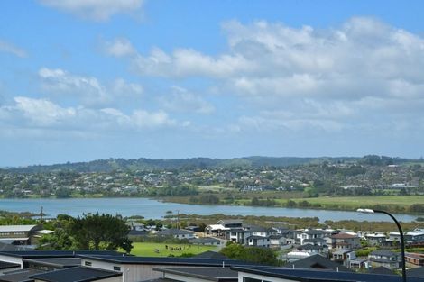 Photo of property in 58 Ascension Crescent, Orewa, 0931