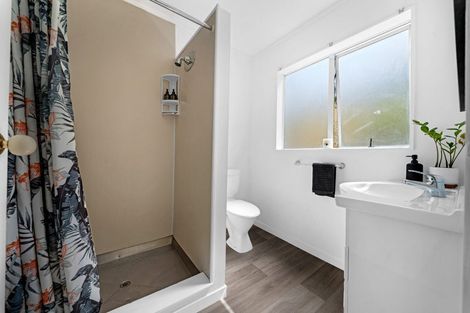 Photo of property in 883 Swanson Road, Swanson, Auckland, 0612