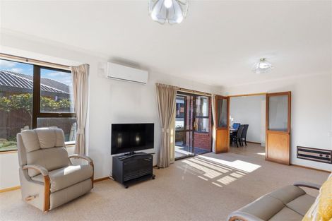 Photo of property in 21 Mulberry Place, Redwood, Christchurch, 8051