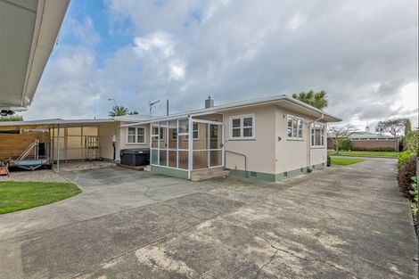 Photo of property in 4 Anzio Place, Awapuni, Palmerston North, 4412