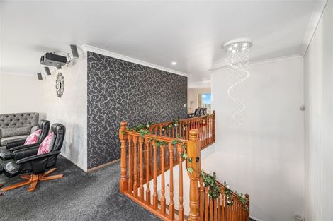 Photo of property in 76 San Valentino Drive, Henderson, Auckland, 0612