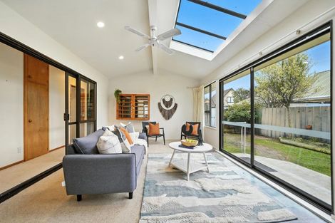 Photo of property in 4 Seadown Crescent, Amberley, 7410