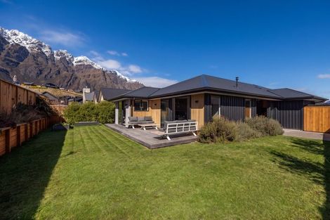 Photo of property in 26 Coopworth Road, Jacks Point, 9371