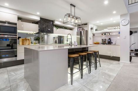 Photo of property in 88 Queen Charlotte Drive, Aotea, Porirua, 5024