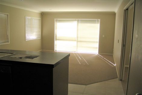 Photo of property in 4 Heidi Crescent, Flat Bush, Auckland, 2016