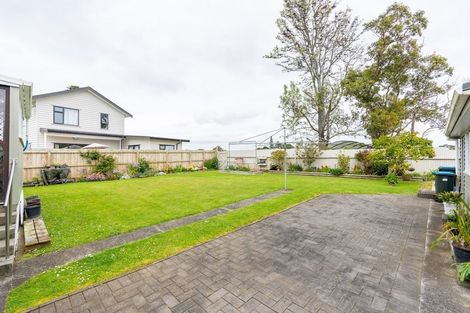 Photo of property in 11 Raglan Street, Mangere East, Auckland, 2024