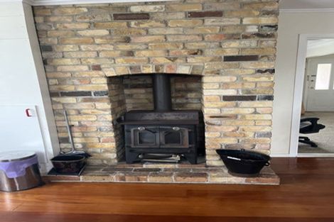 Photo of property in 125 Millbrook Road, Sunnyvale, Auckland, 0612