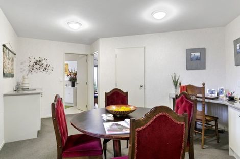 Photo of property in 28 Fairview Terrace, Waipahihi, Taupo, 3330