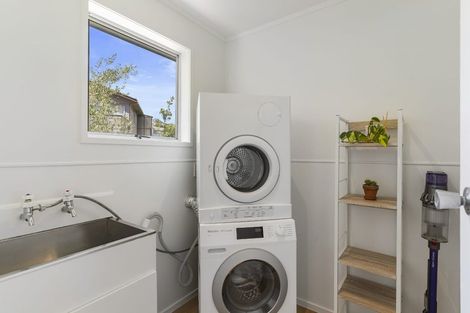 Photo of property in 69 Awaruku Road, Torbay, Auckland, 0630