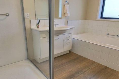 Photo of property in 11 Sherwin Avenue, Albert Town, Wanaka, 9305