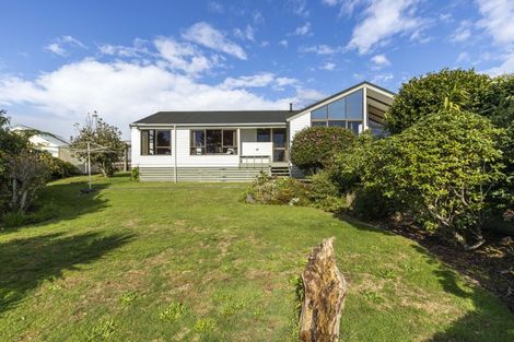 Photo of property in 19 Caledonia Place, Highlands Park, New Plymouth, 4312