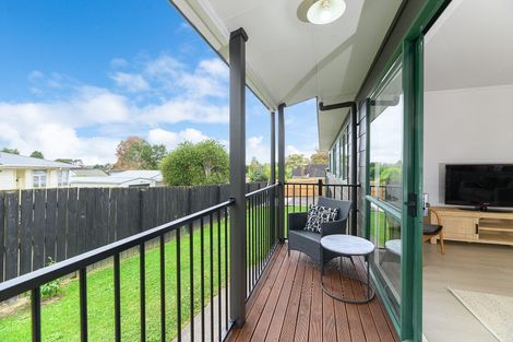 Photo of property in 43a Golf Road, New Lynn, Auckland, 0600