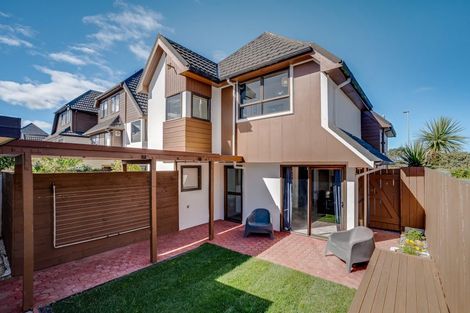 Photo of property in 11 Tamahine Street, Maupuia, Wellington, 6022