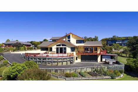Photo of property in 9 Van Beek Place, Ruby Bay, Mapua, 7005