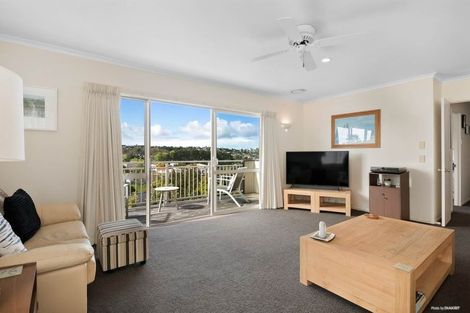 Photo of property in 1/8 Mcquoid Place, Glenfield, Auckland, 0629