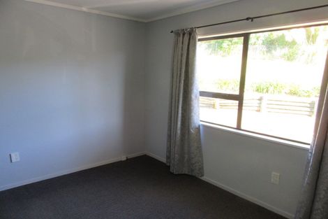 Photo of property in 9 Oaklands Grove, Clouston Park, Upper Hutt, 5018