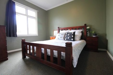 Photo of property in 15 Mary Street, Winton, 9720