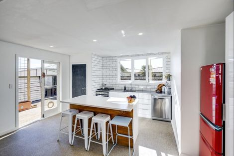 Photo of property in 1013 Heretaunga Street East, Parkvale, Hastings, 4122