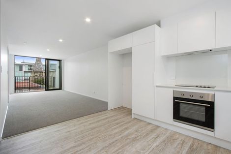 Photo of property in 4/17 Victoria Road, Mount Maunganui, 3116