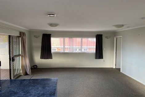 Photo of property in 7 Chilcott Road, Henderson, Auckland, 0612