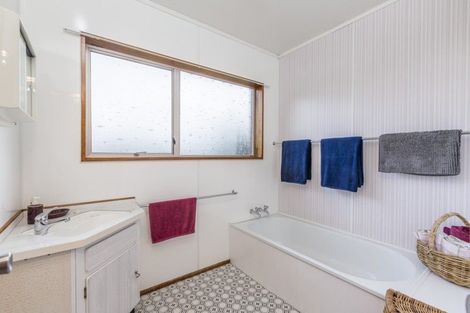 Photo of property in 61 Queenstown Road, Onehunga, Auckland, 1061