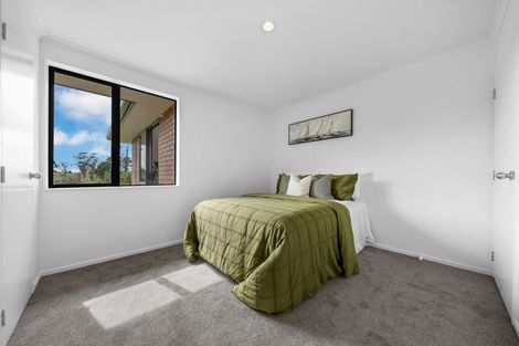 Photo of property in 31 Misty Valley Drive, Henderson, Auckland, 0612