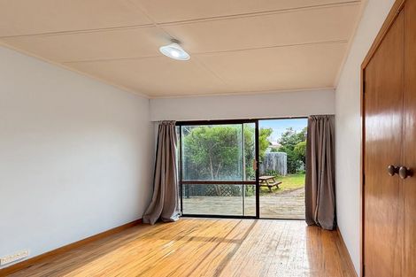 Photo of property in 111 Karaka Street, Castlecliff, Whanganui, 4501