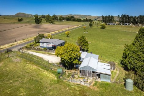 Photo of property in 32 Poukawa Road, Poukawa, Hastings, 4178