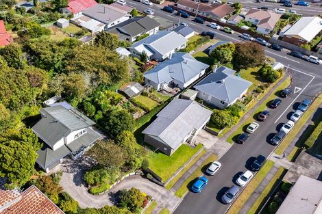 Photo of property in 6 Mayfair Place, Westown, New Plymouth, 4310