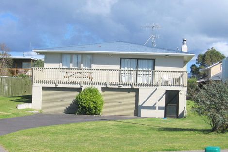 Photo of property in 711 Ocean Road, Whangamata, 3620