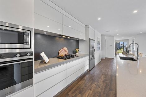 Photo of property in 5 Augusta Grove, Waiwhakaiho, New Plymouth, 4312