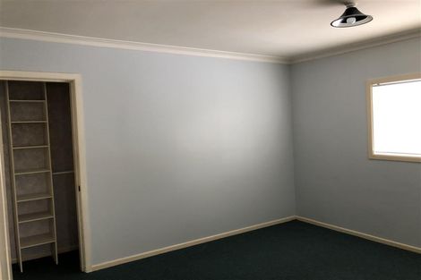 Photo of property in 1/13 Fairlea Road, Te Atatu South, Auckland, 0610