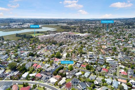 Photo of property in 16 Coniston Avenue, Te Atatu South, Auckland, 0610