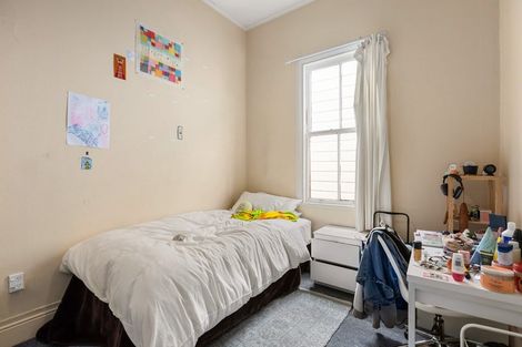 Photo of property in 130 Wallace Street, Mount Cook, Wellington, 6021