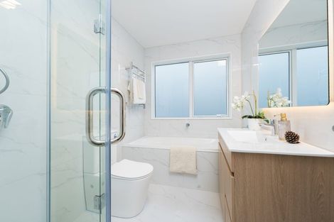 Photo of property in 80e Matipo Road, Te Atatu Peninsula, Auckland, 0610