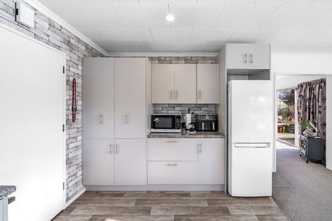 Photo of property in 37 Moa Street, Waikiwi, Invercargill, 9810