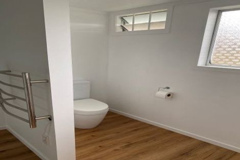 Photo of property in 135 View Road, Sunnyvale, Auckland, 0612