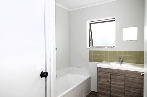 Photo of property in 43 Goodwood Drive, Goodwood Heights, Auckland, 2105