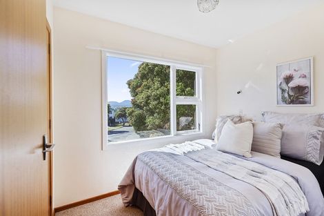 Photo of property in 115 Akaroa Drive, Maupuia, Wellington, 6022