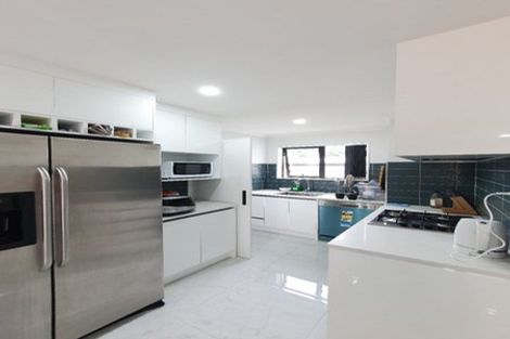 Photo of property in 425d Great South Road, Opaheke, Papakura, 2113